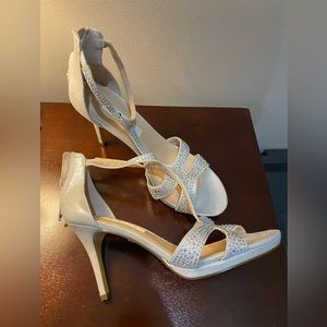 Never worn Nina dress heels